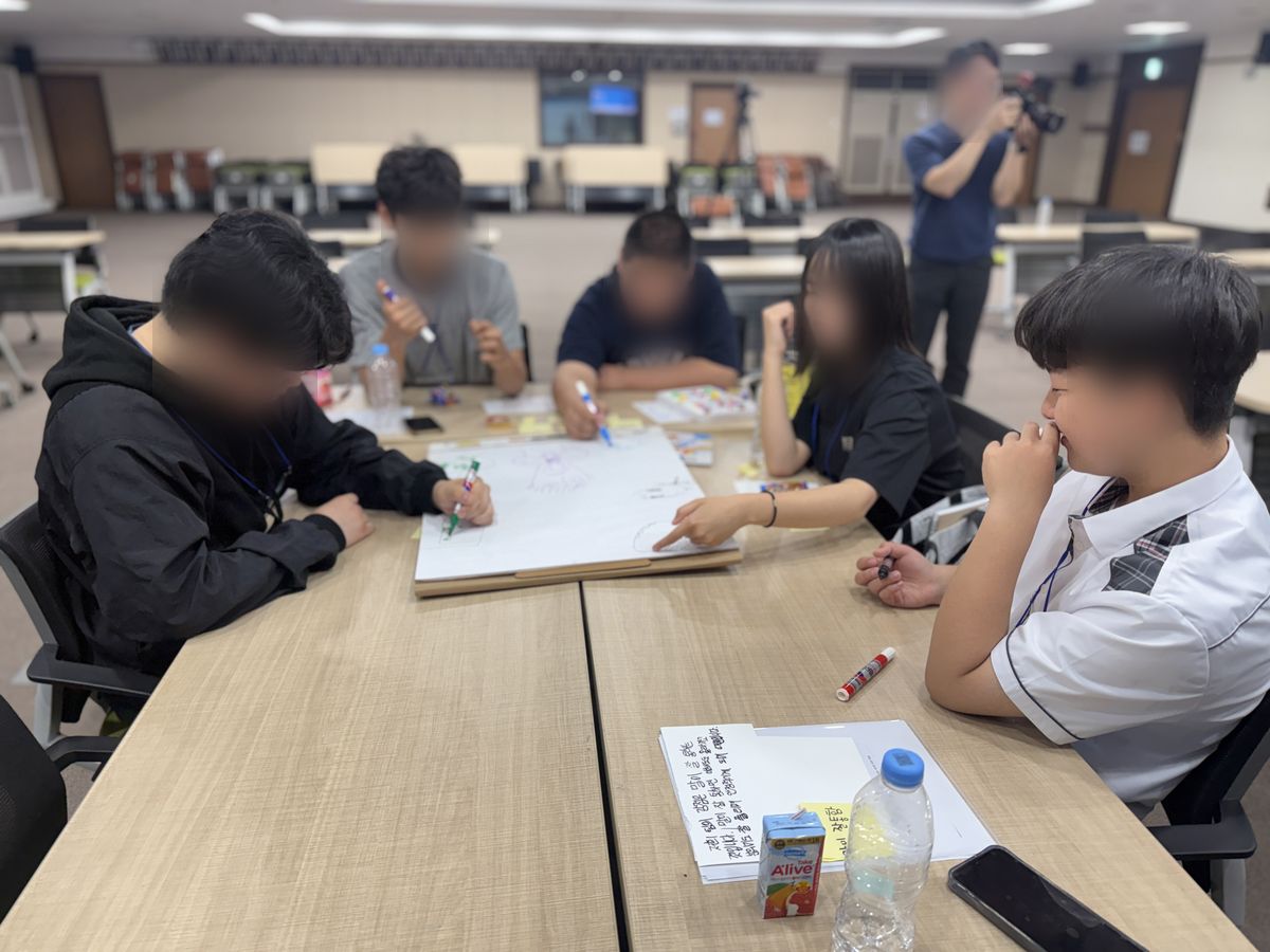 원주시청 꿈이룸 더하기+ — 킥오프캠프 팀 작업 (참가자 얼굴 흐림 처리)